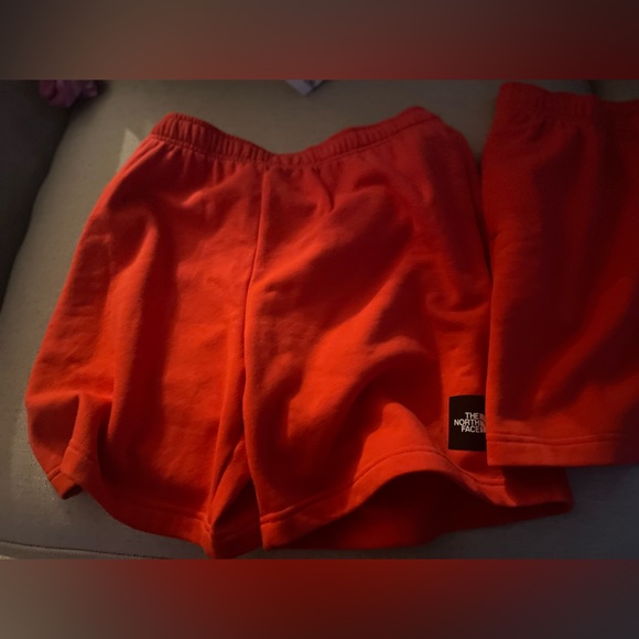 TNF NEVER STOP SHORT - Picture 2 of 2